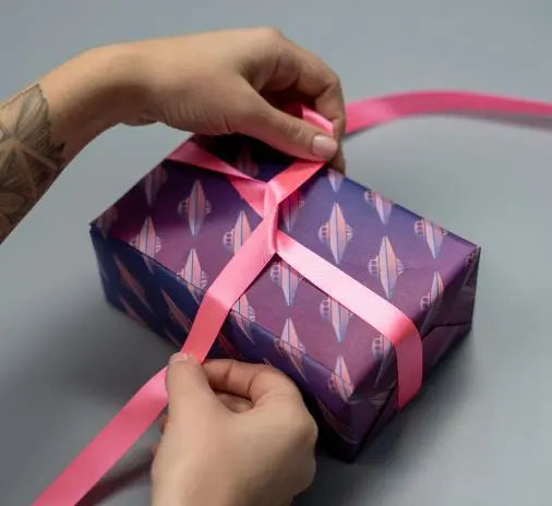 Gift Wrapping Lover Thingz